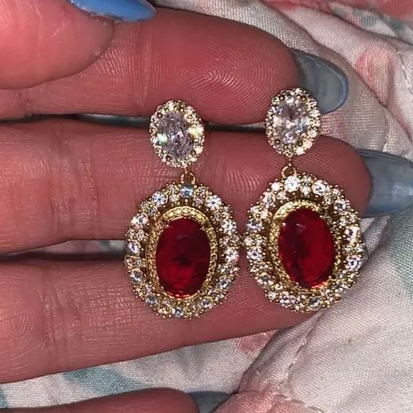 💄💋Luxurious Vintage Style Gold Diamond and Ruby Post back Stud Drop Earrings - Picture 15 of 16